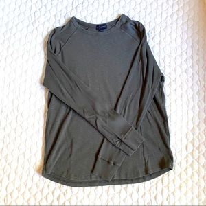 Banana Republic Men’s Gray Henley